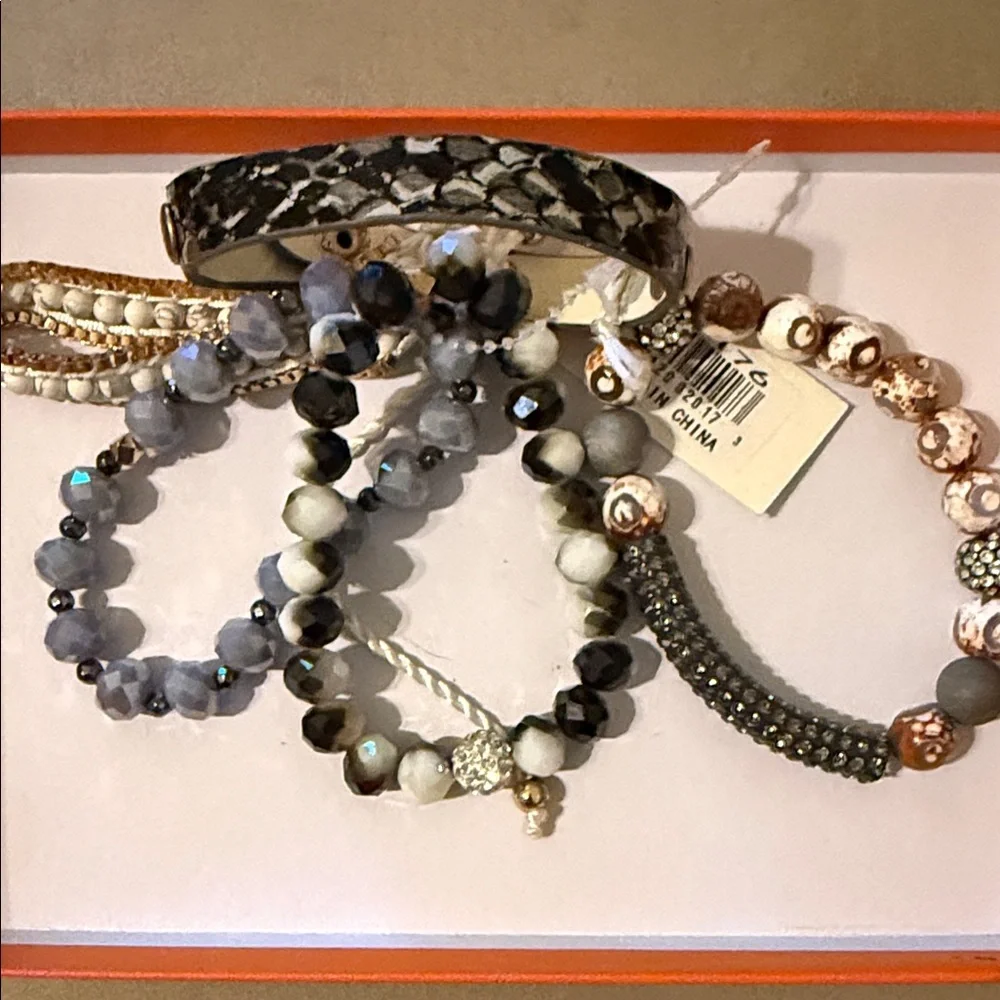 NWT Ashlyn & Rose Multi-Color Mixed Bead Bracelet Set - Picture 4 of 8